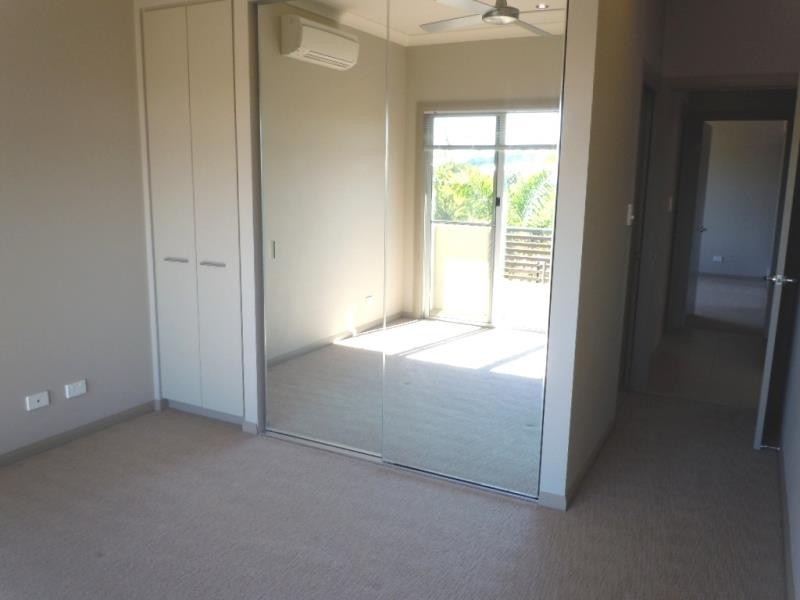 2/110 Harbour Drive, Trinity Park QLD 4879