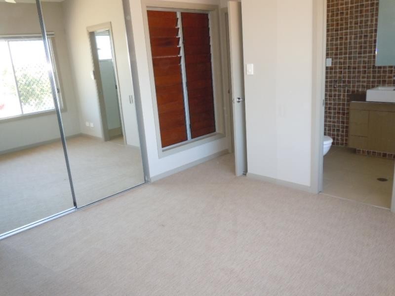 2/110 Harbour Drive, Trinity Park QLD 4879