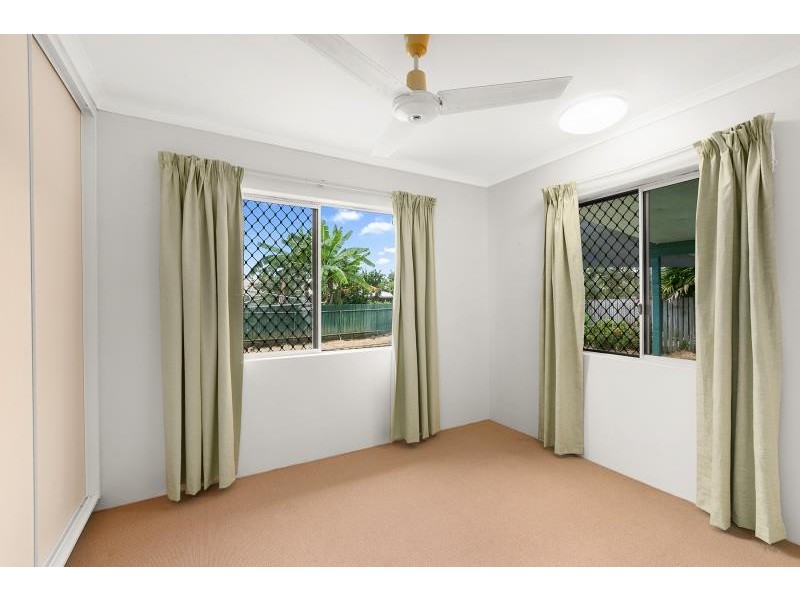 19 Bottlebrush Street, Mooroobool QLD 4870