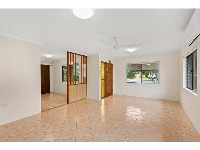 19 Bottlebrush Street, Mooroobool QLD 4870