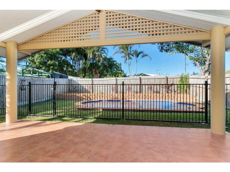 26 Dolphin Close, Kewarra Beach QLD 4879