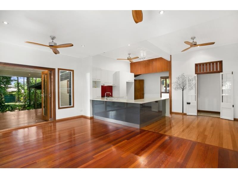 25 Hudson Street, Whitfield QLD 4870