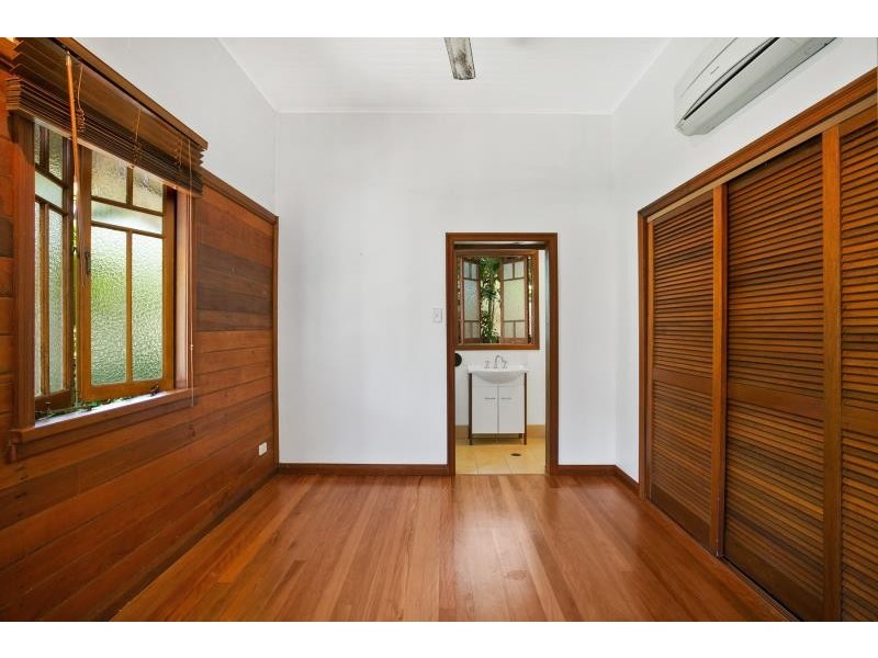 25 Hudson Street, Whitfield QLD 4870