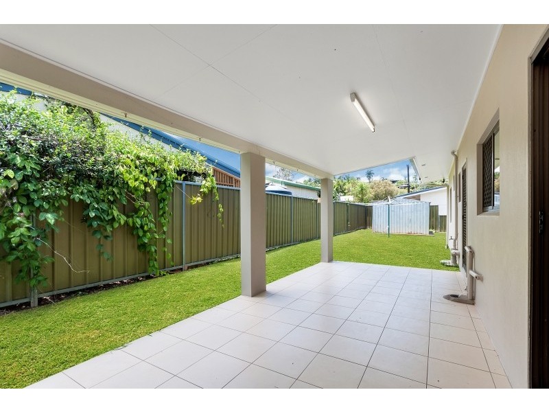 2 Serissa, Mooroobool QLD 4870