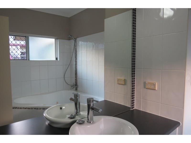 12 Castaways Close, Kewarra Beach QLD 4879