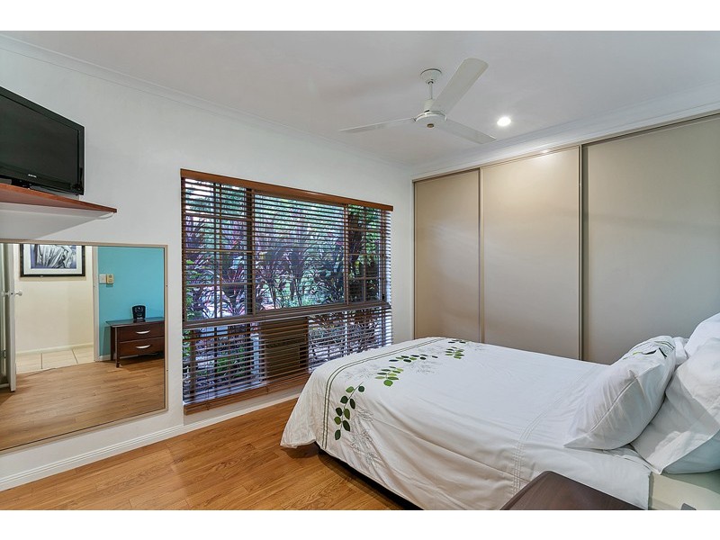 22 Eugenia Crescent, Redlynch QLD 4870