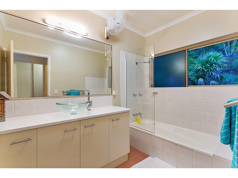 22 Eugenia Crescent, Redlynch QLD 4870