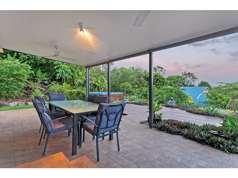 22 Eugenia Crescent, Redlynch QLD 4870