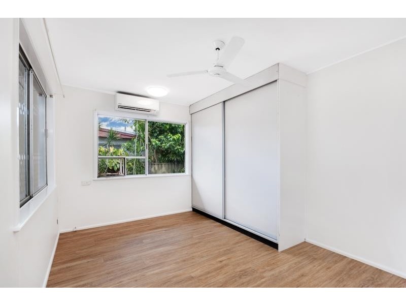 72 Russell, Edge Hill QLD 4870