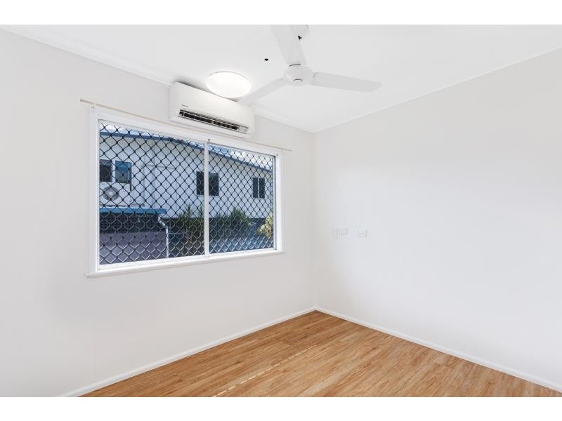 72 Russell, Edge Hill QLD 4870