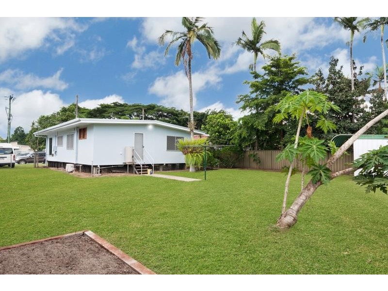 72 Russell, Edge Hill QLD 4870