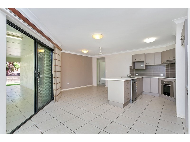 7 Starr Close, Bentley Park QLD 4869