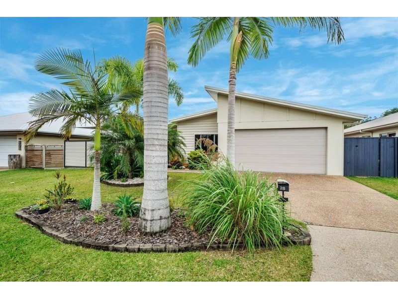 28 Starboard Street, Trinity Beach QLD 4879