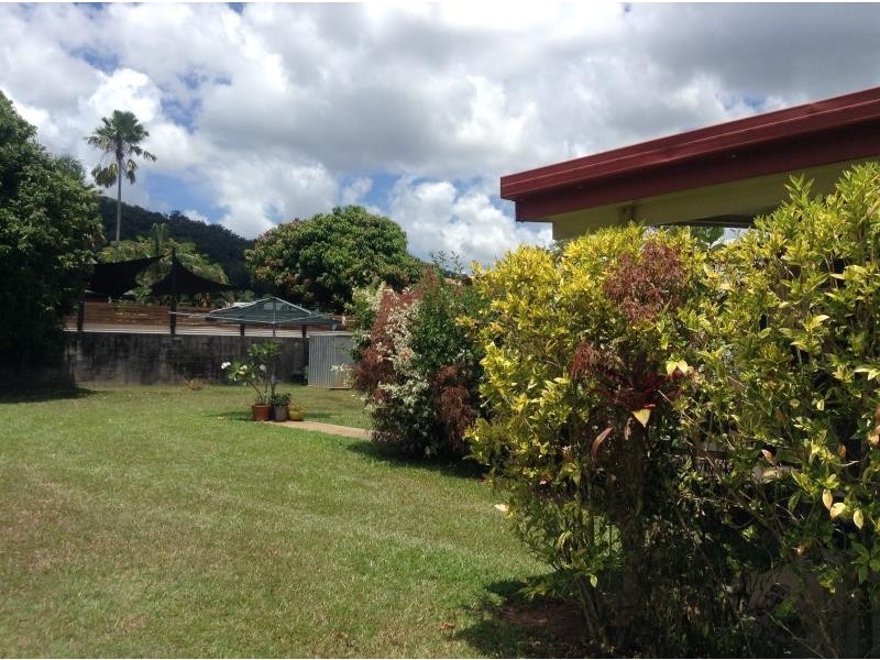 11 Fairview Street, Bayview Heights QLD 4868