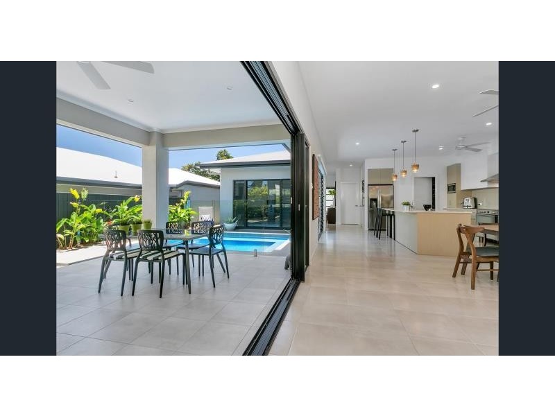 9 Hideaway Close, Palm Cove QLD 4879