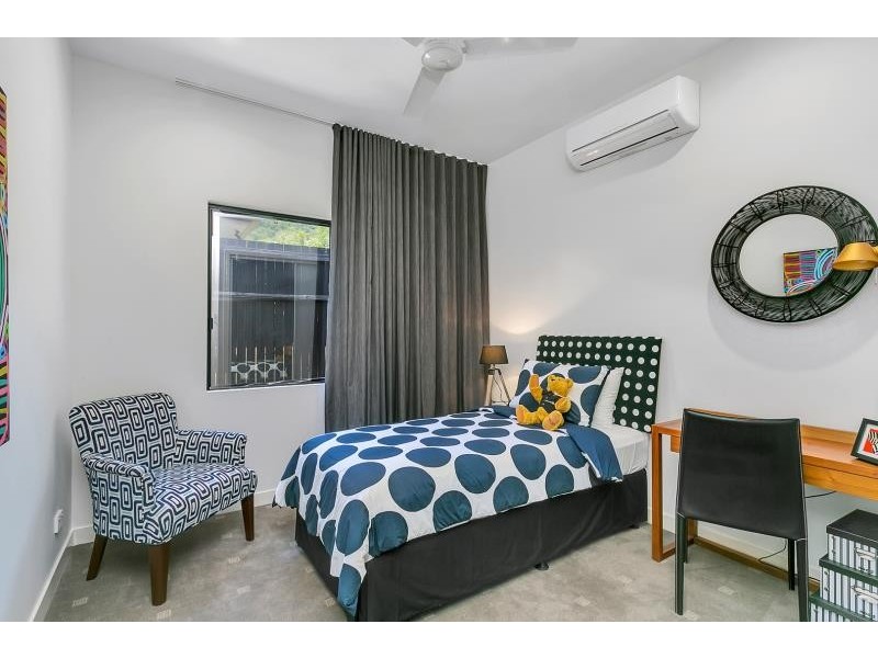 9 Hideaway Close, Palm Cove QLD 4879