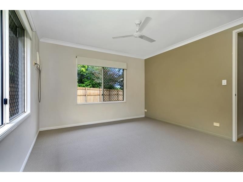 4 Fitzmaurice Drive, Bentley Park QLD 4869