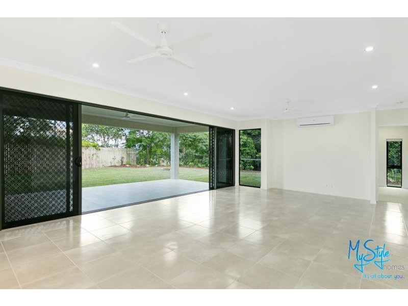 71 Koppen Terrace, Mooroobool QLD 4870