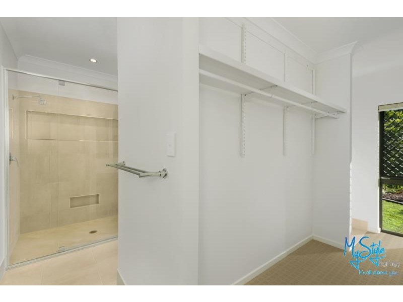 71 Koppen Terrace, Mooroobool QLD 4870