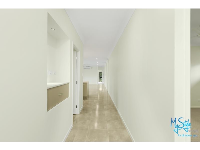 71 Koppen Terrace, Mooroobool QLD 4870