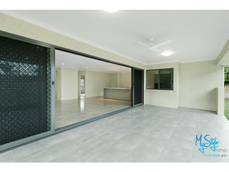 71 Koppen Terrace, Mooroobool QLD 4870