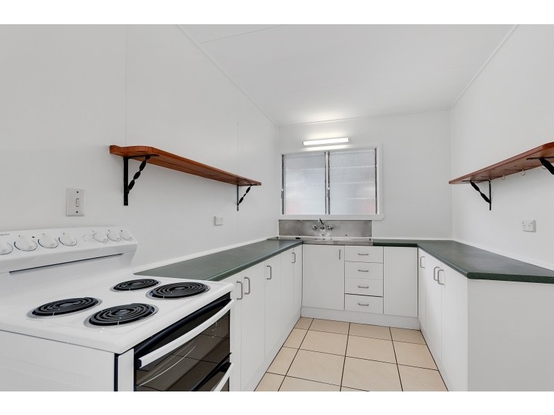 2/2 Compass Close, Edge Hill QLD 4870