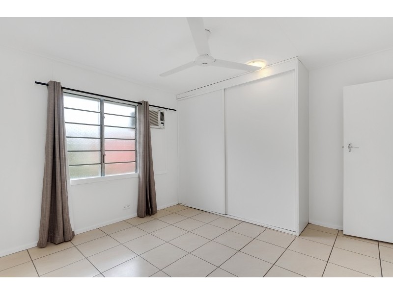 2/2 Compass Close, Edge Hill QLD 4870