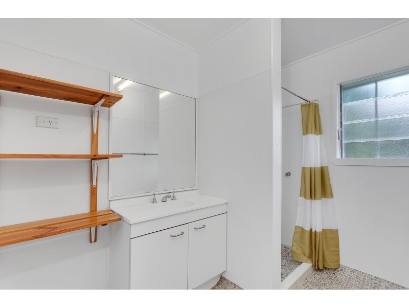 2/2 Compass Close, Edge Hill QLD 4870