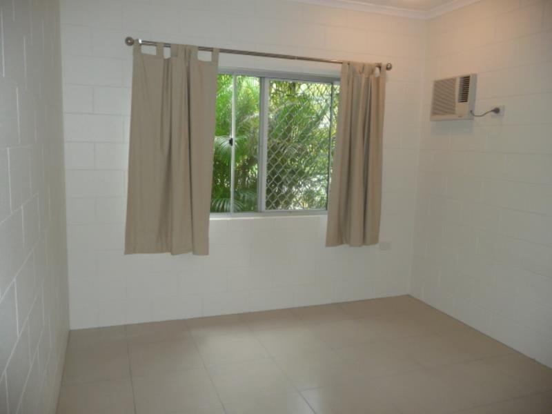 1/14 Nesbit Street, Whitfield QLD 4870