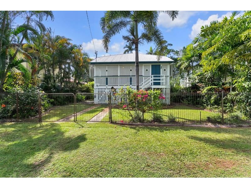 11 John Street, Cairns North QLD 4870