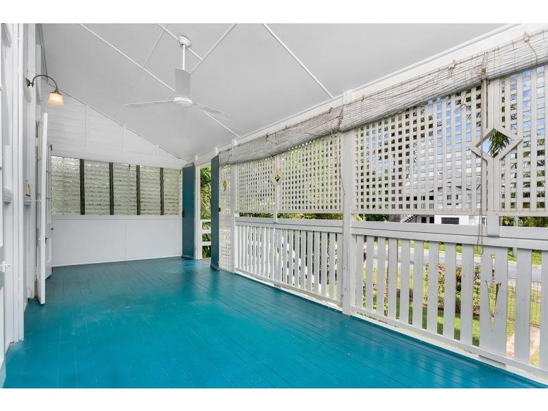 11 John Street, Cairns North QLD 4870