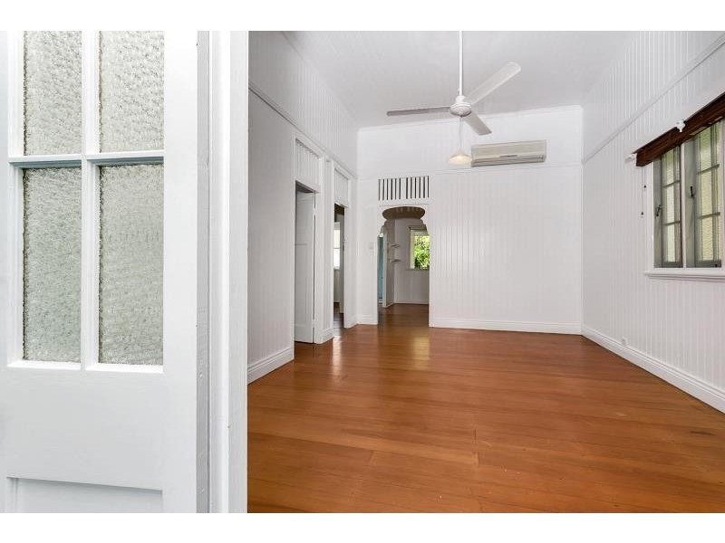 11 John Street, Cairns North QLD 4870