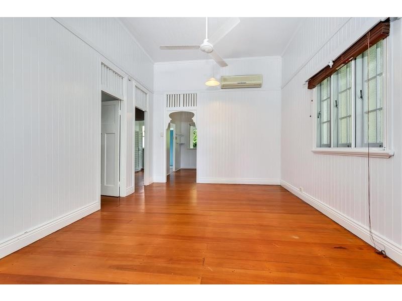 11 John Street, Cairns North QLD 4870
