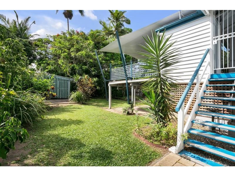 11 John Street, Cairns North QLD 4870