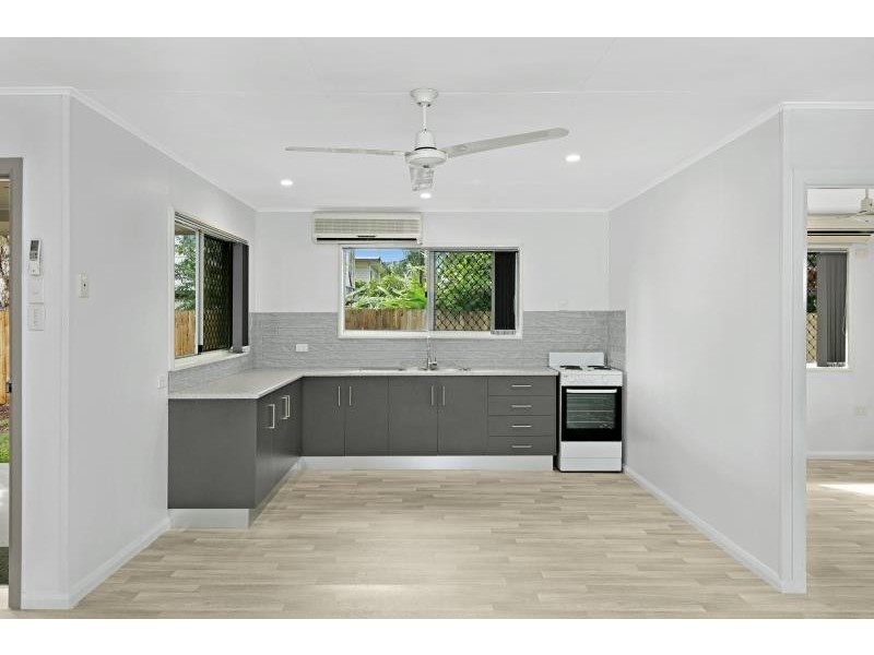 1/12 Jackson Close, Westcourt QLD 4870