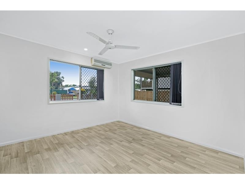 1/12 Jackson Close, Westcourt QLD 4870