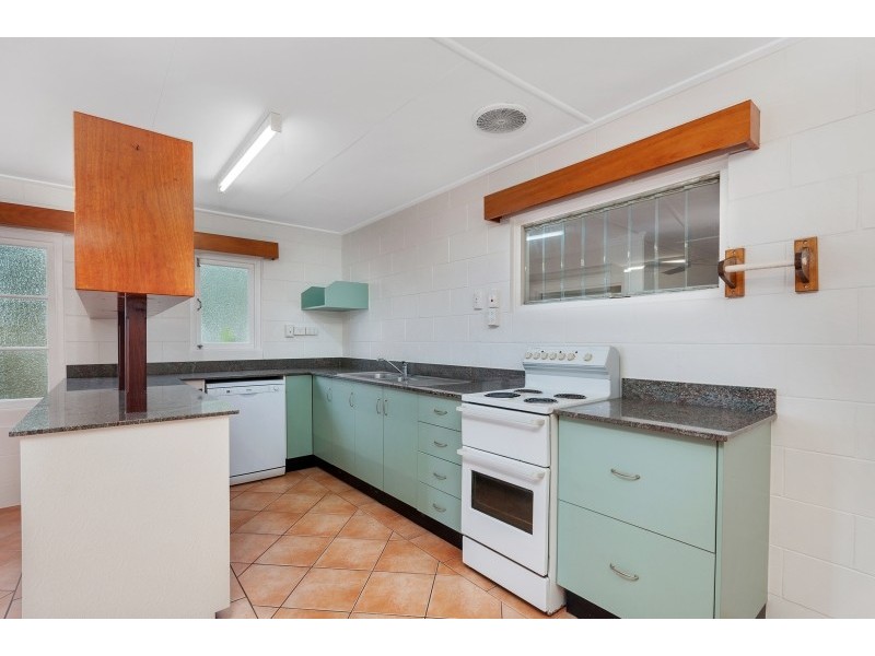 36 Moore Street, Trinity Beach QLD 4879