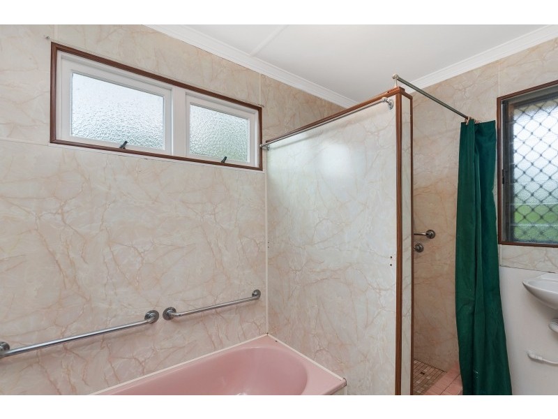 36 Moore Street, Trinity Beach QLD 4879