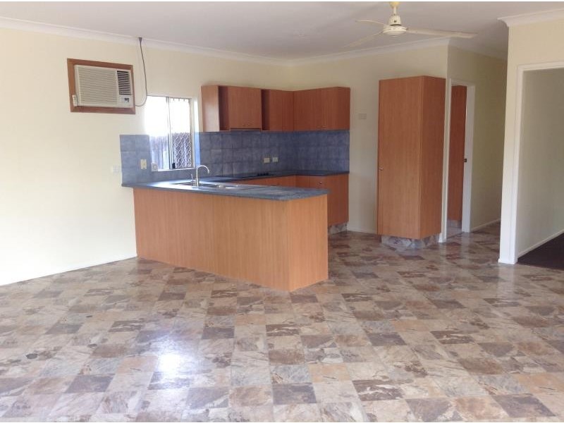8 Briese Close, Edmonton QLD 4869