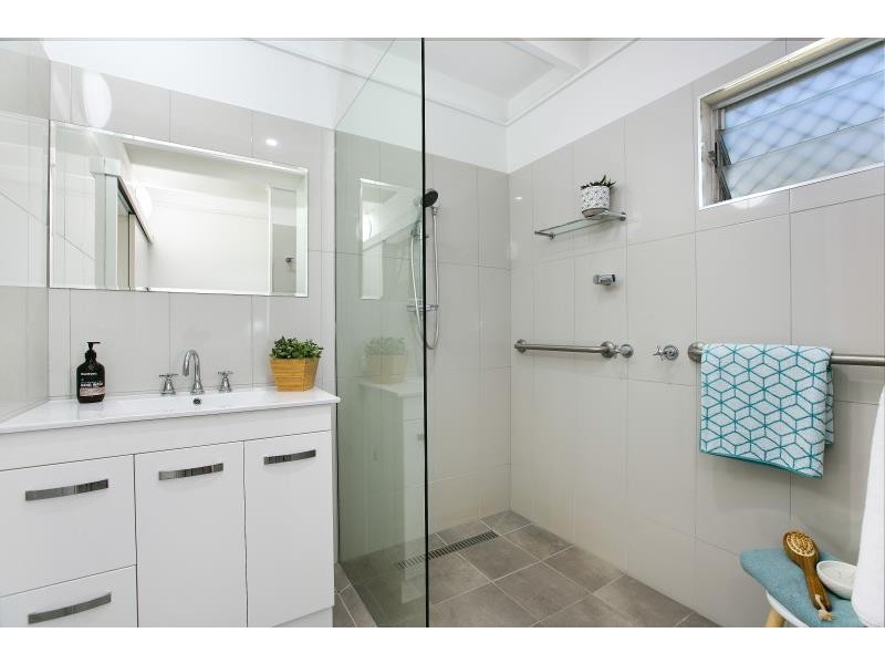 39 Sperring Street, Manunda QLD 4870