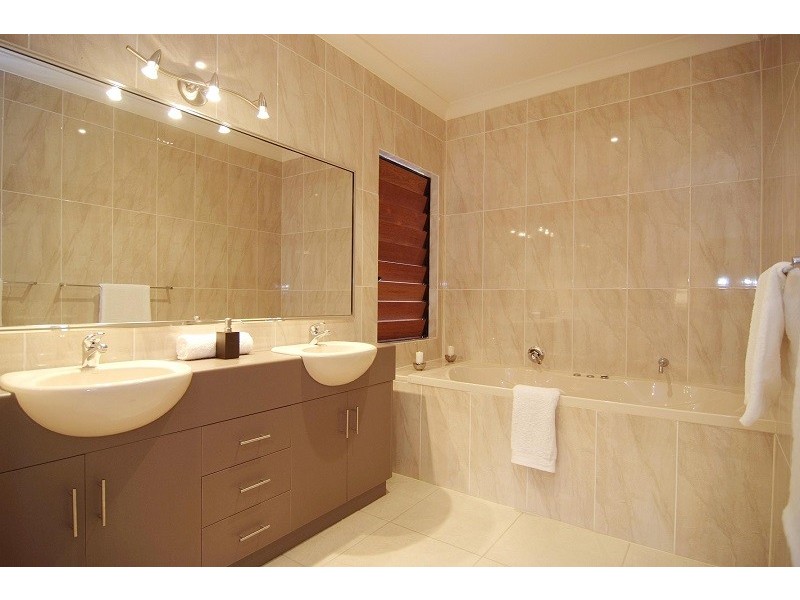 13 Springmeadow Close, Brinsmead QLD 4870