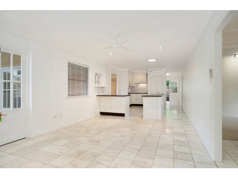 30 Ponticello Street, Whitfield QLD 4870