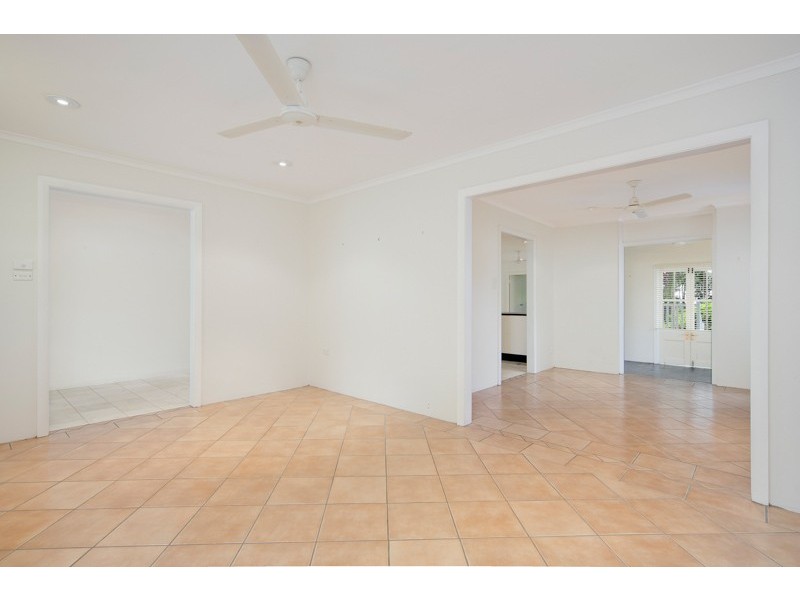 30 Ponticello Street, Whitfield QLD 4870