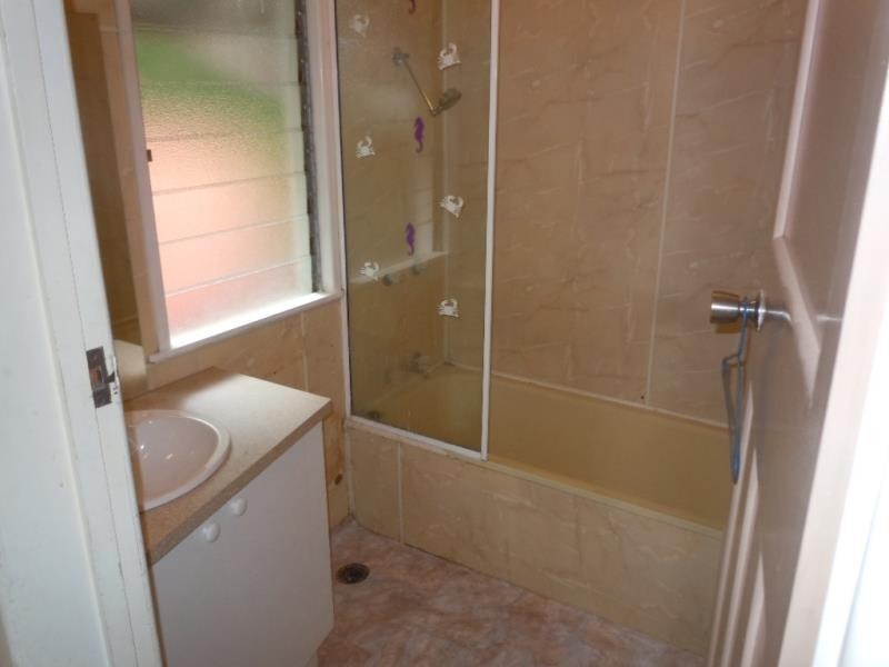 19 Law Street, Cairns North QLD 4870