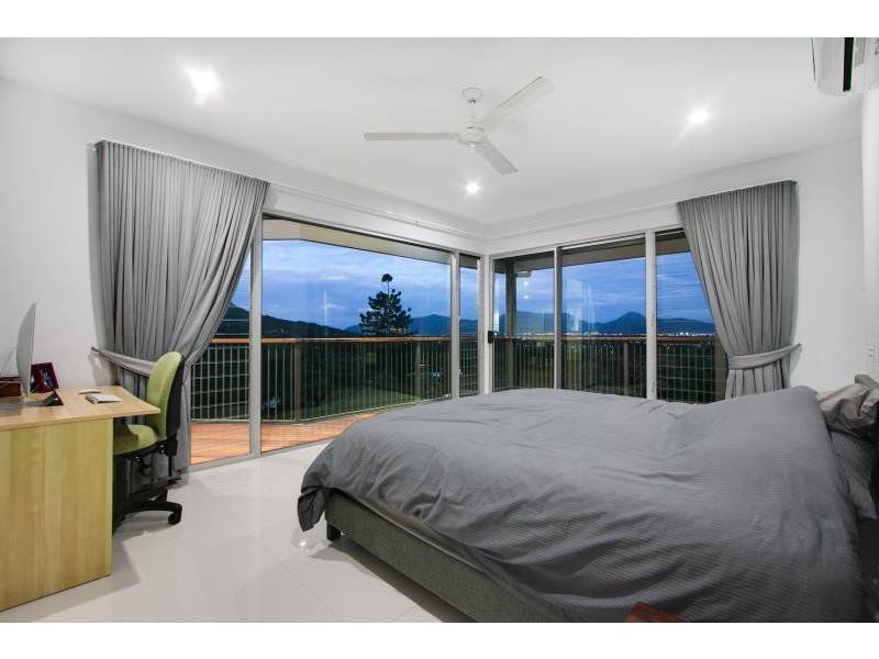 18 Bel Air Drive, Whitfield QLD 4870