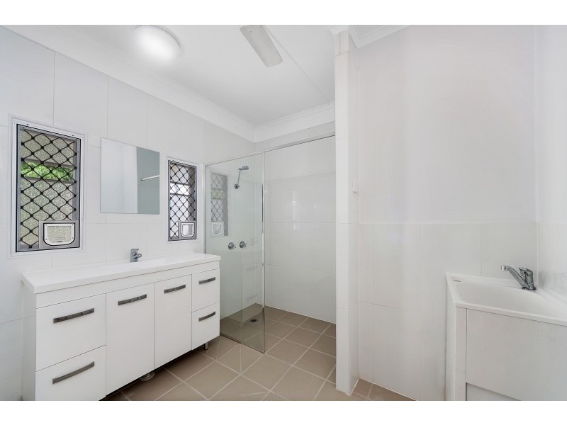 30 Cambrian Avenue, Smithfield QLD 4878