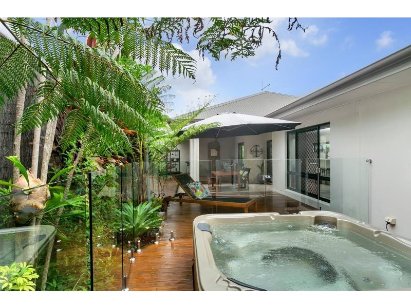 14 Seclusion Drive, Palm Cove QLD 4879