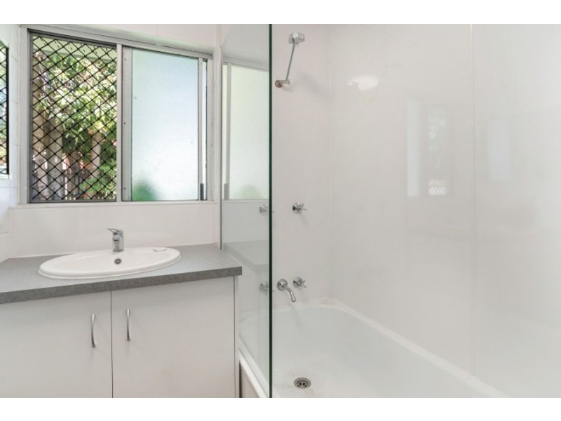 4 Avocado Close, Manoora QLD 4870