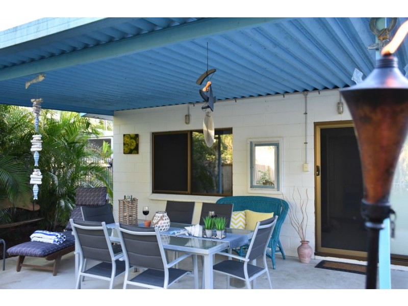 30 Baronia Crescent, Holloways Beach QLD 4878