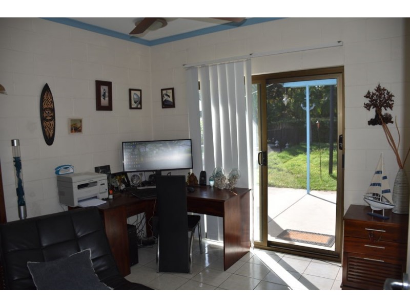 30 Baronia Crescent, Holloways Beach QLD 4878